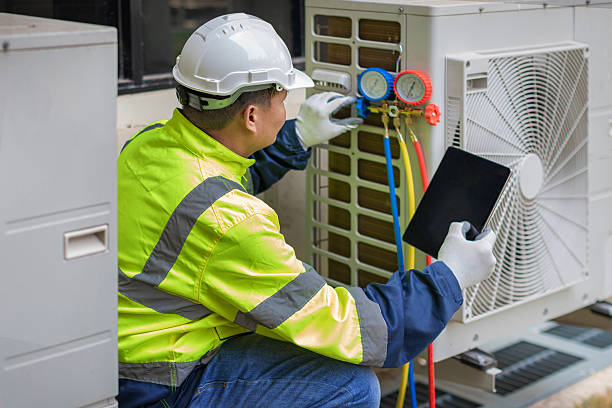 Professional Hvac technician working in North Palm Springs, CA
